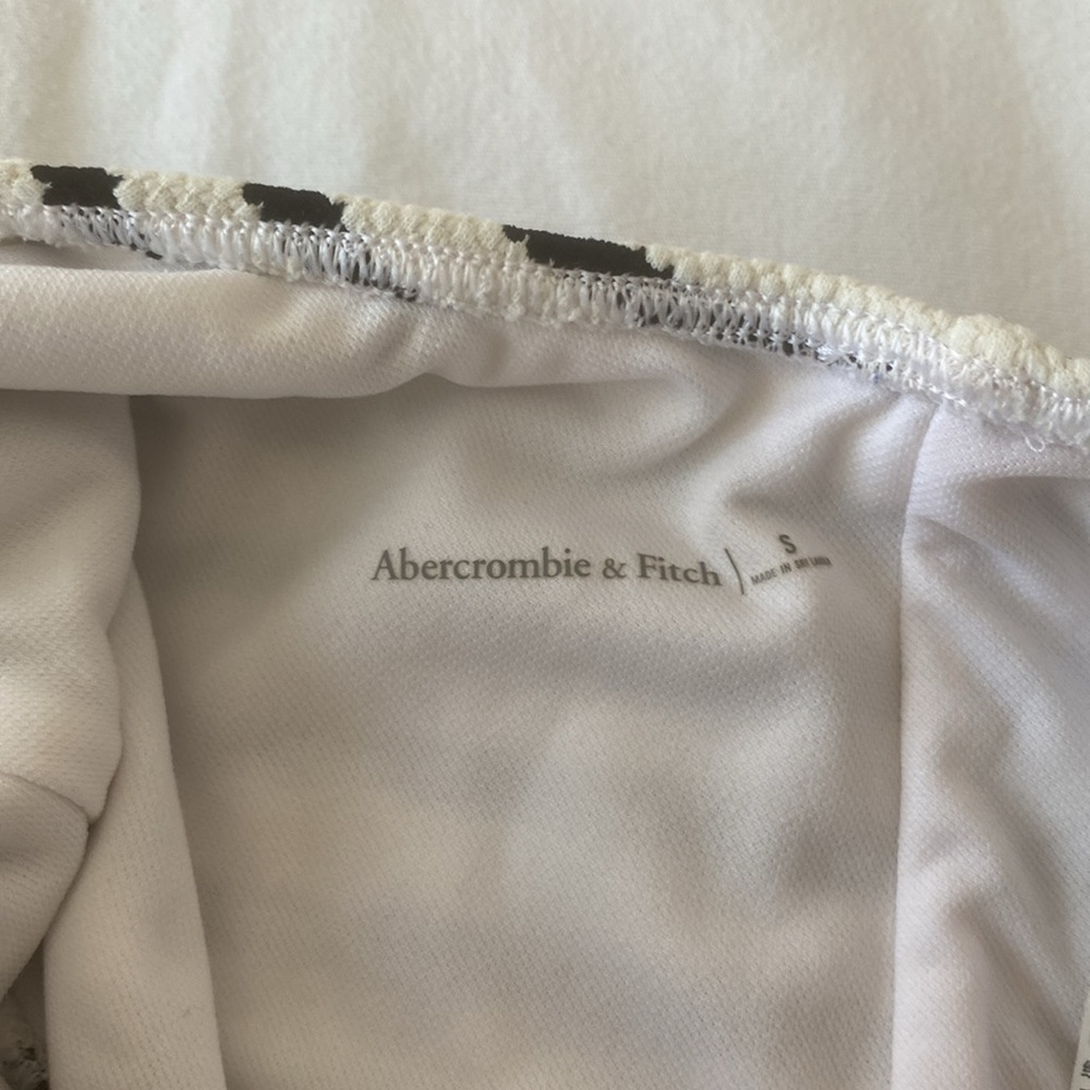 Abercrombie & Fitch black and white striped one piece bathing suit size small - Picture 3 of 3